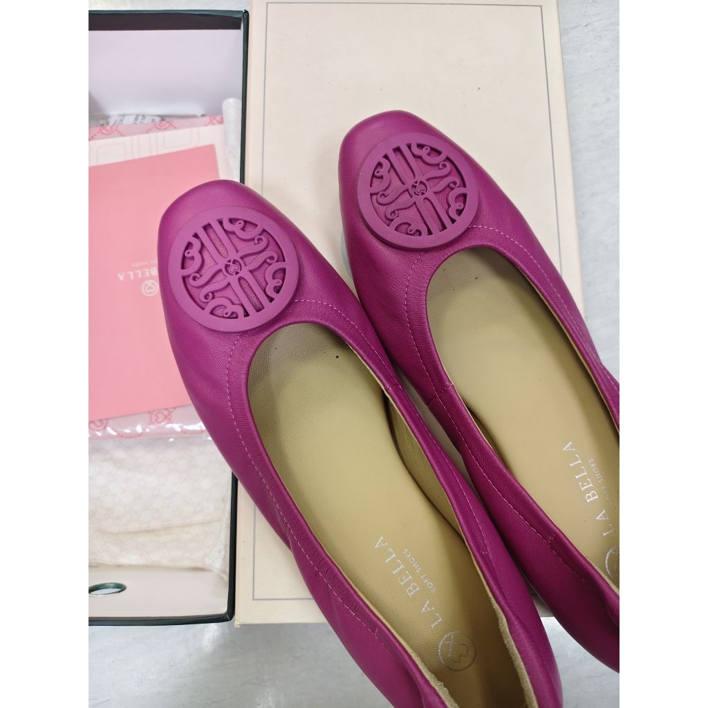 รองเท้า LA bella size 38
