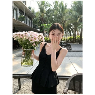 KUMI 🌸พร้อมส่ง💭 เสื้อสายลูกไม้ คอวี รัดเอวสวย 2 สี ขาว/ดำ ใส่ไปเดทได้ แฟชั่น สไตล์เกาหลี