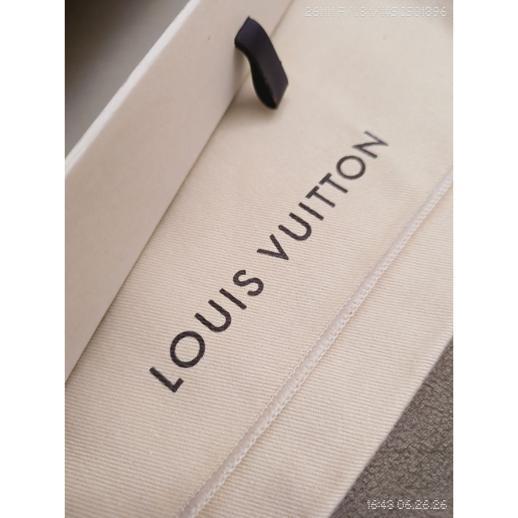 พร้อมส่ง**อุปกรณ์แบรนด์ LV แท้มือสอง💯