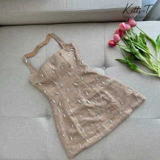 KITTI -T Dress เดรสสั้นเข้ารูปทรงเอที่ช่วยเน้นช่วงเอวให้ดูคอดและพรางสะโพก