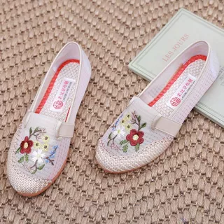 รองเท้าโลฟเฟอร์ผู้หญิง พร้อมส่ง ตาข่ายระบายอากาศ แบบสวม ส้นแบน สีขาว ไซส์ 36-40 ฤดูร้อน เกาหลี ใส่ทำงาน