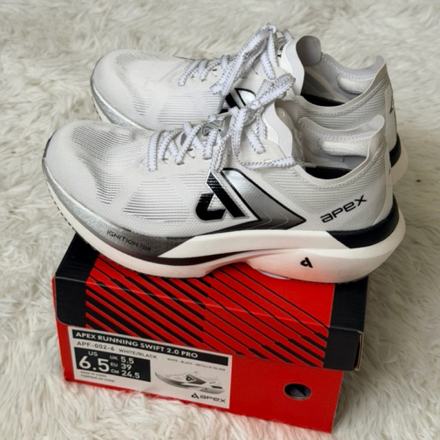 apexbeat swift size 39 ใหม่ๆเลยค่ะ ส่งต่อ 1500 บาทค่ะ