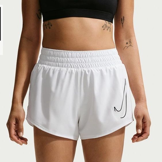 กางเกงวิ่งขาสั้นเอวปานกลางมีซับในผู้หญิง Dri-FIT Nike One ของแท้ ป้ายไทย