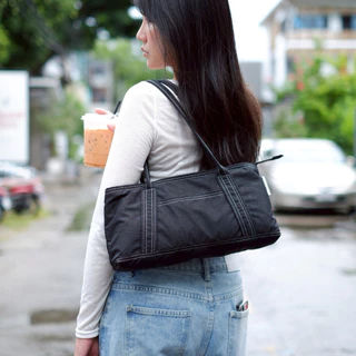 Malabaru 'Lola' Bag กระเป๋าสะพายผ้าไนลอน