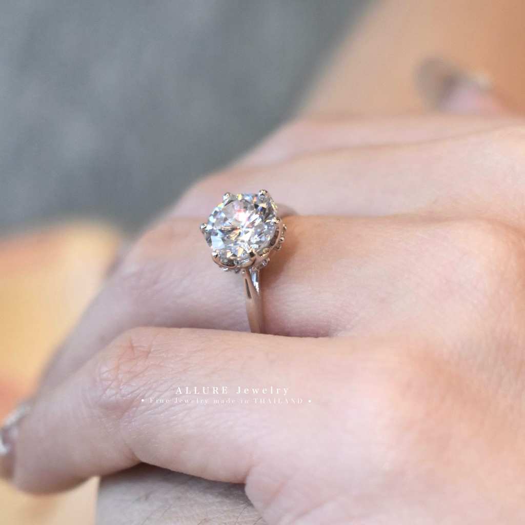 แหวนเงินแท้ 925 ชุบเคลือบทองคำขาว ประดับเพชร CZ Swiss diamond [ Jasmine - Allure Jewelry ]