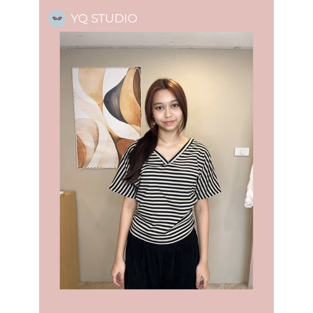 C114 เสื้อคอวีทรงค้างคาว cross ด้านหลัง ป้ายYQ