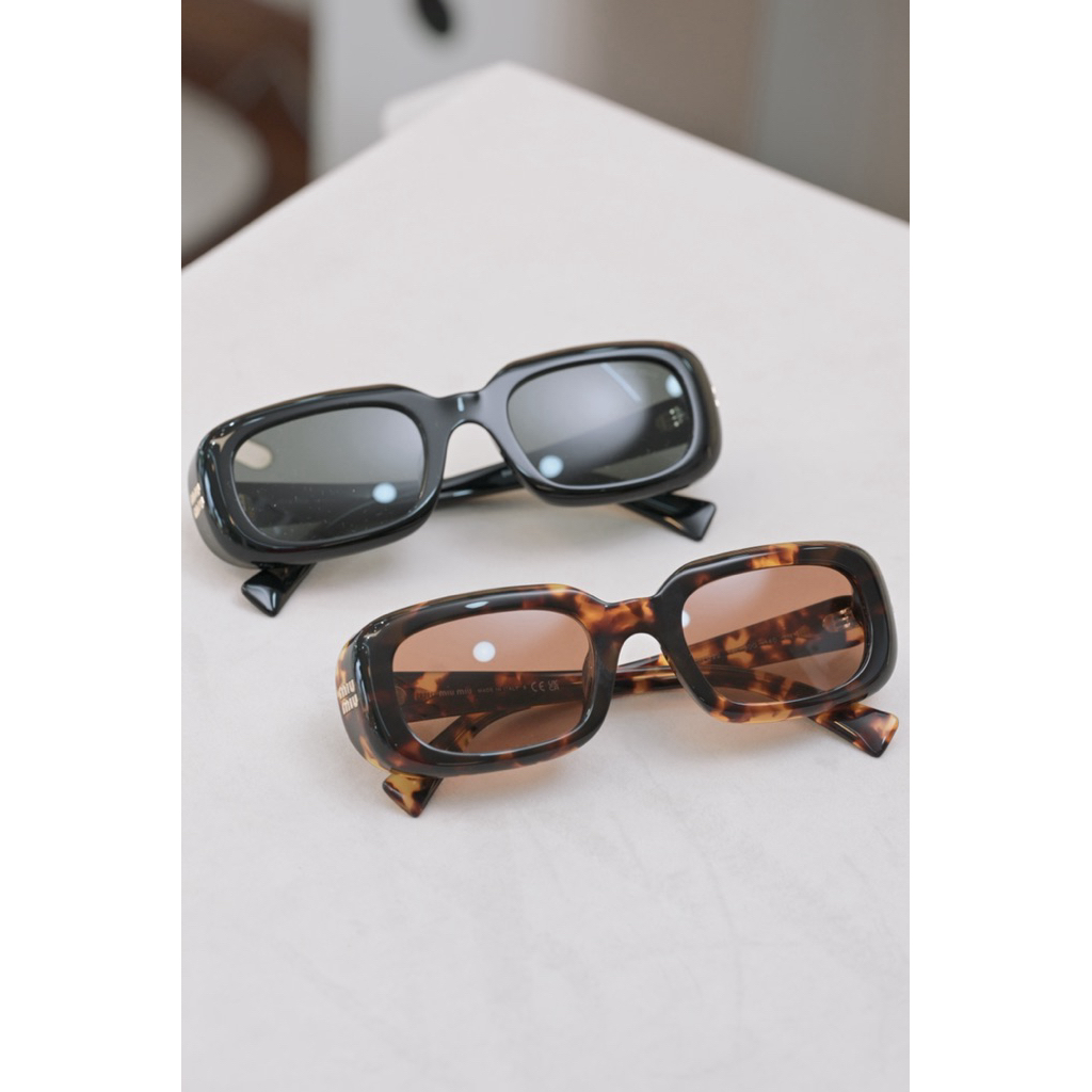 แว่นกันแดด Miu Miu MUB13SF