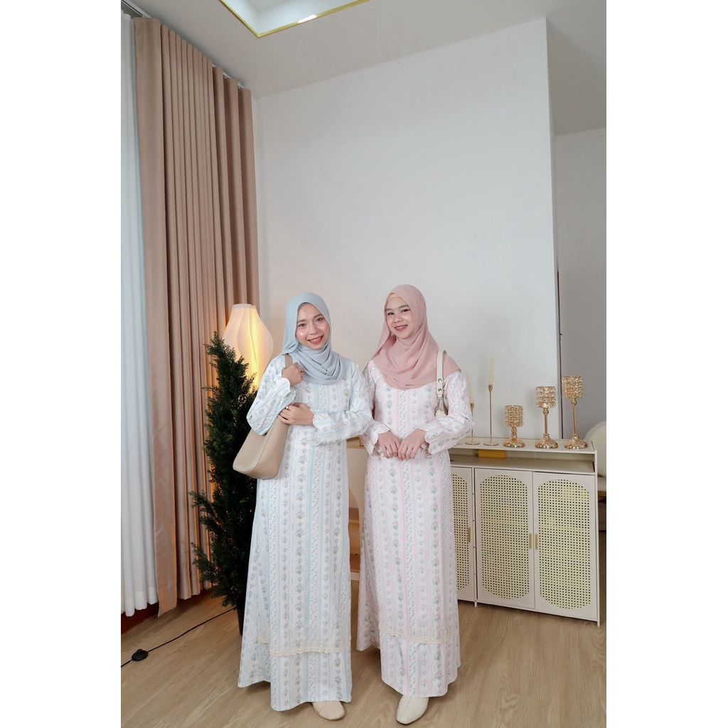 Analia (อนาเลีย) เดรสเวิร์คเรียบหรู ลูกไม้ระบายของเดรส ผ้าครัชพิมพ์ลายปั๊ม