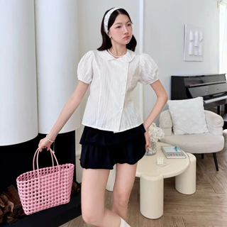 🌻เสื้อเชิ้ตคอบัวแขนตุ๊กตาสไตล์เกาหลี ดีเทลแต่งกระดุมเบี่ยงมีเชือกผูกปรับหลัง ทรงน่ารัก มินิมอล (Tothemoon)