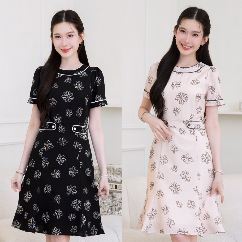 เดรส ALERT BRAND ลายดอกเดซี่ แพทเทิร์นสวย ดีเทลน่ารัก เป็นผ้าลายดอกอัดกาว เล่นดีเทลกุ้นตัดสีขอบคอ ขอบแขน และขอบเอว