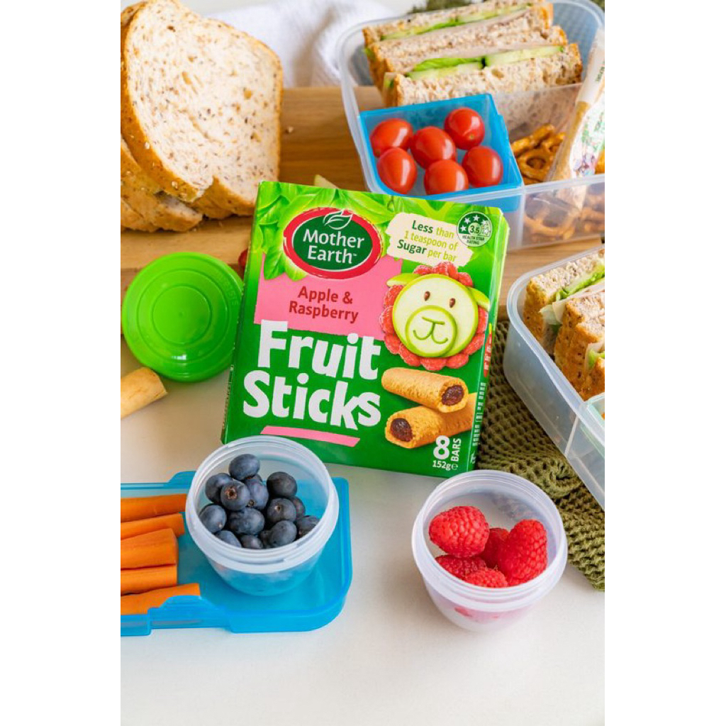 East Mother earth Apple & raspberry fruit sticks 152กรัม 8บาร์