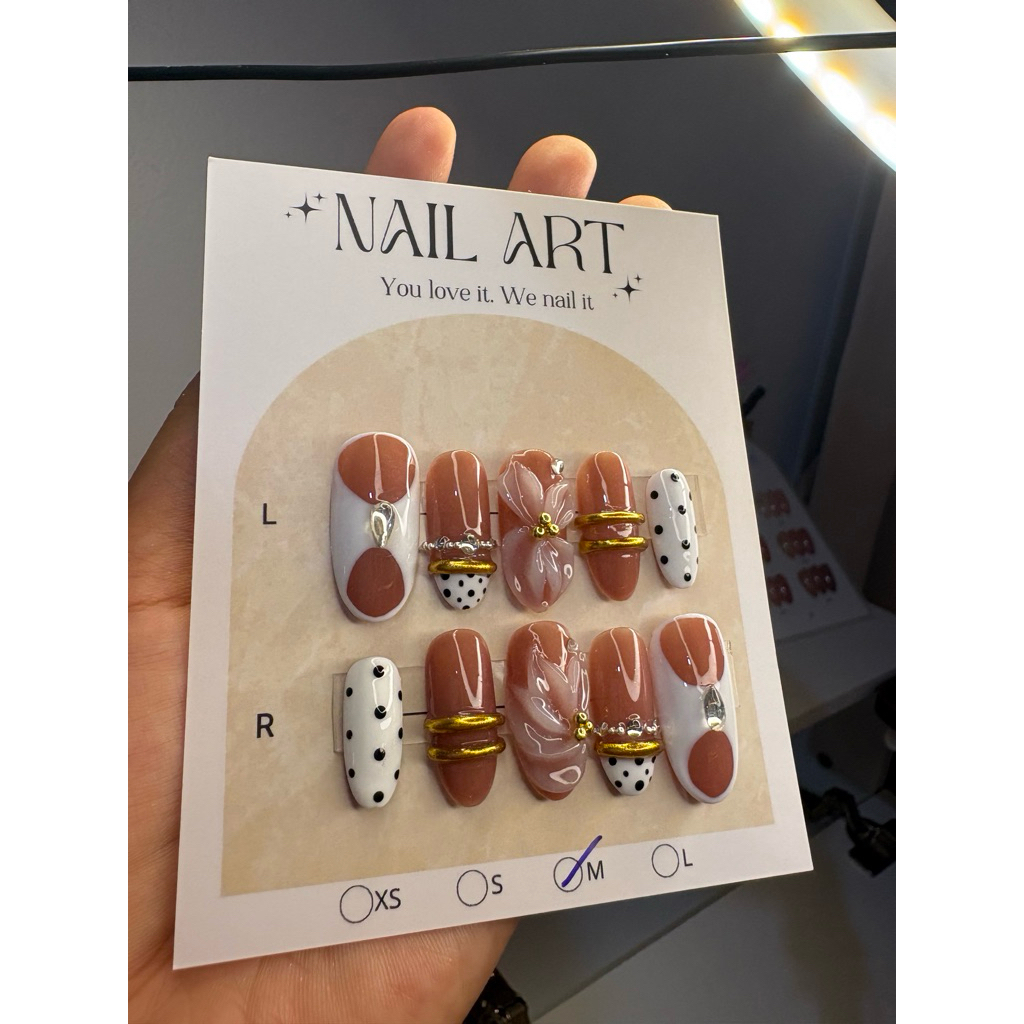 เล็บปลอมแฮนด์เมด Luxury Nails
