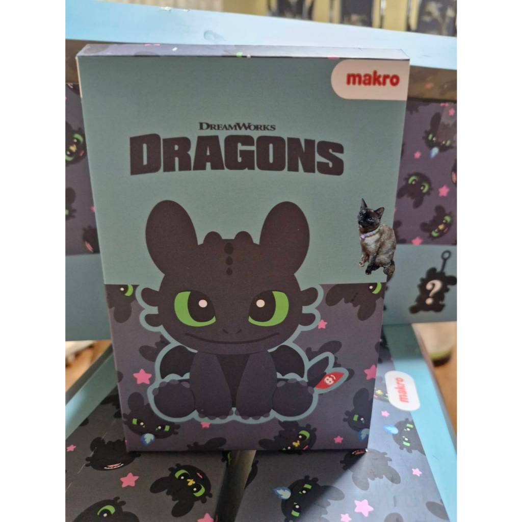 กล่องสุ่ม พวงกุญแจ มังกรเขี้ยวกุด จากหนัง how to train your dragon แบนด์ แมคโคร