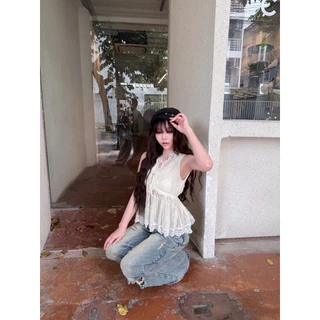 Levenn.bkk • Sunny Top เสื้อคอวีแขนเว้า แต่งลูกไม้ สวยเรียบหรู น่ารัก กระชับพอดี ผู้หญิง Clothing