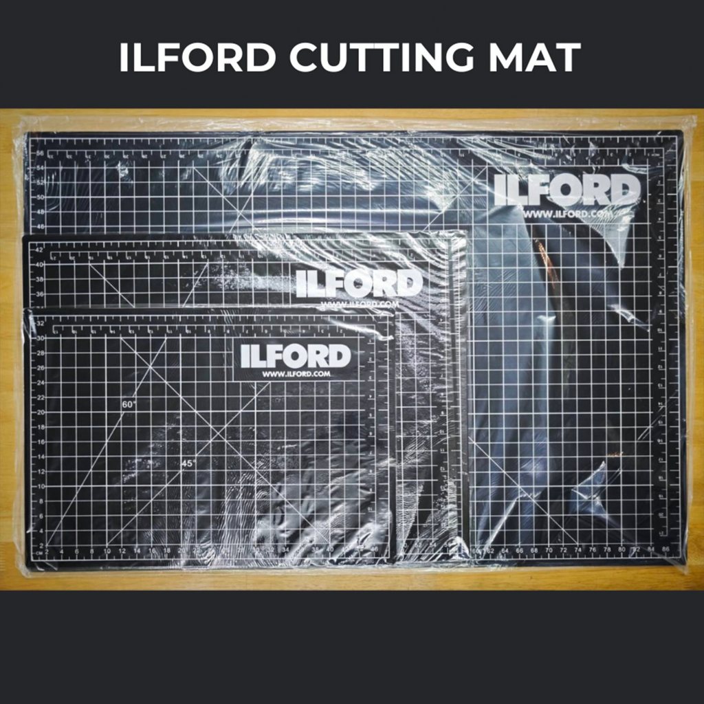 ILFORD Cutting Mat แผ่นรองตัดกระดาษ