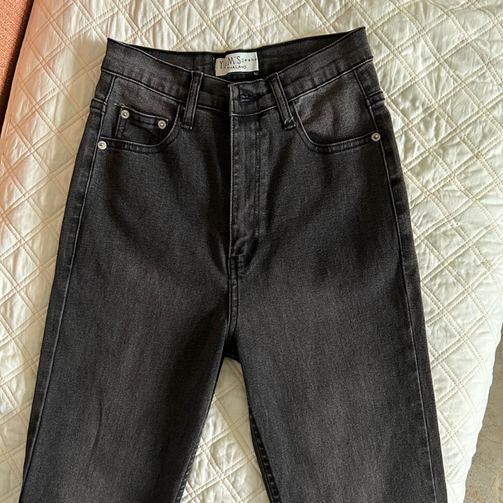 กางเกงยีนส์ทรงขาม้าเอวสูง “YOSHI JEANS ” ป้าย YAM’S jeans Thailand (แค่ลองใส่)