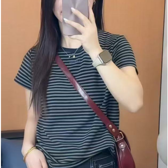 เสื้อยืดแขนสั้นผู้หญิงสไตล์เกาหลี ลายทางแบบคัลเลอร์บล็อก รูปที่ 4