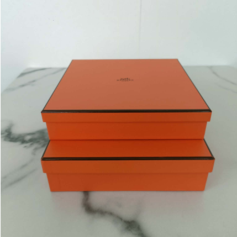 กล่องใส่เข็มขัด Hermes ของแท้ มือสอง สภาพสวย