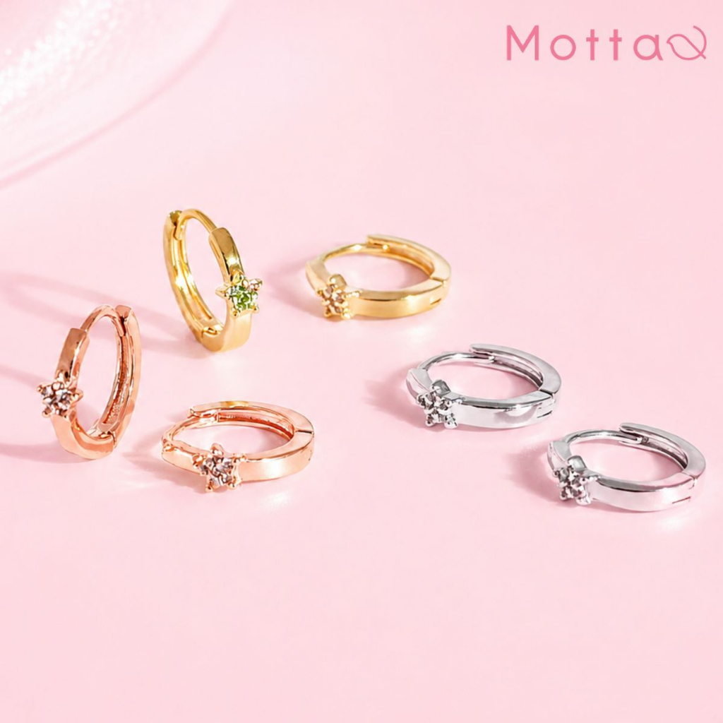 Motta Earring ต่างหูห่วงชุบทองคำขาว เรียบหรูแต่มีลูกเล่น ด้วยดีเทลลายดาวสุดชิค