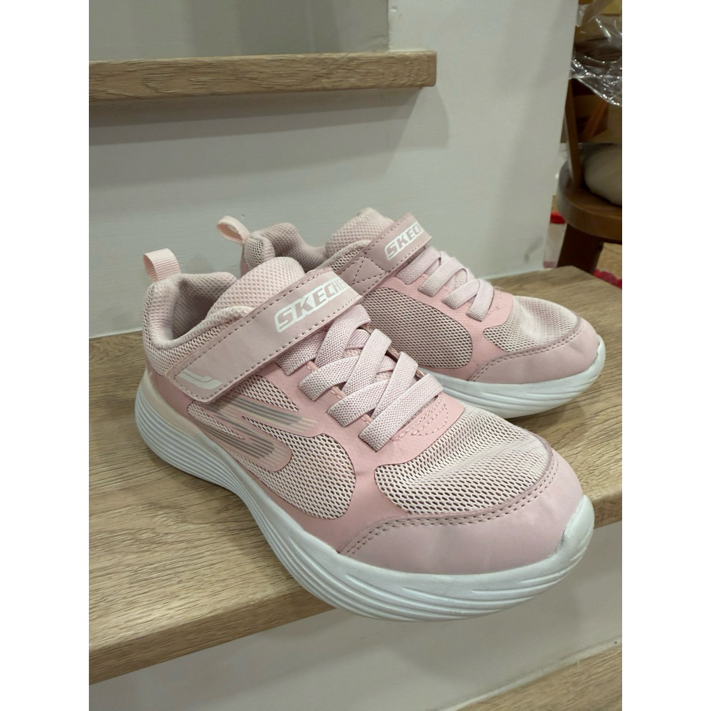 รองเท้าสำหรับเด็ก Skechers Go Run 400 V2 รุ่น Go Run 400 V2 สีชมพู:แบรนด์: Skechersรุ่น: Go Run 400 