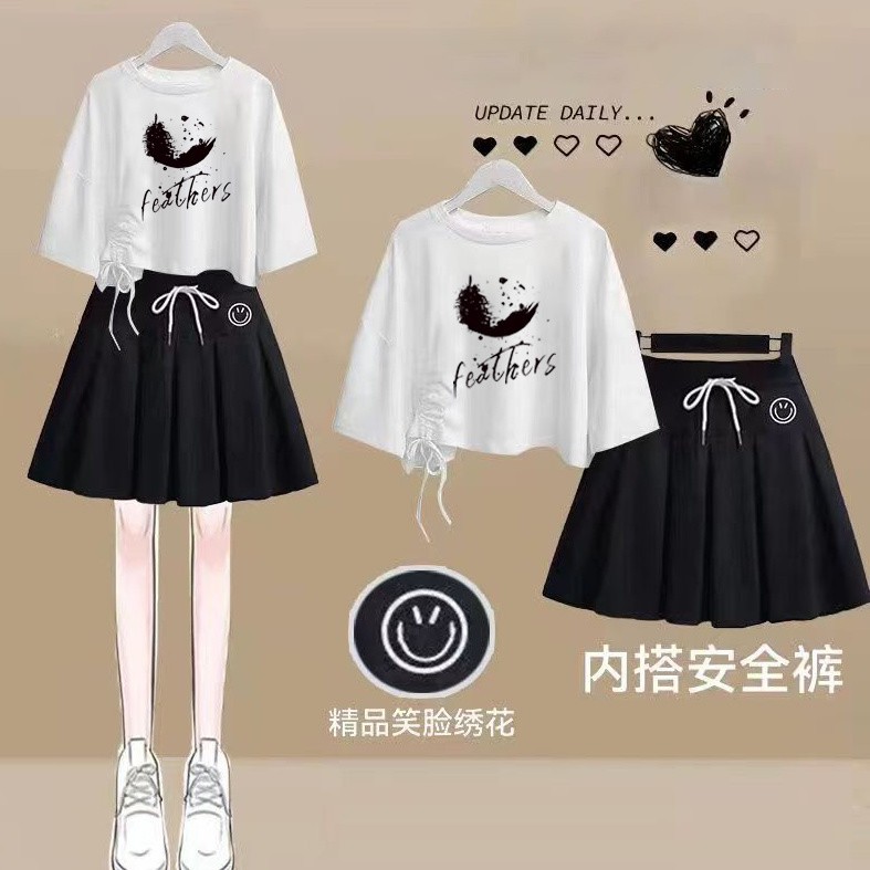 ชุดเซท2ชิ้น🎀เสื้อยืดแขนสั้นพิมพ์ลาย+กระโปรงสีดำ เซ็กซี่ น่ารักมากก แฟชั่นสไตล์เกาหลี ผ้านิ่มมาก🌸