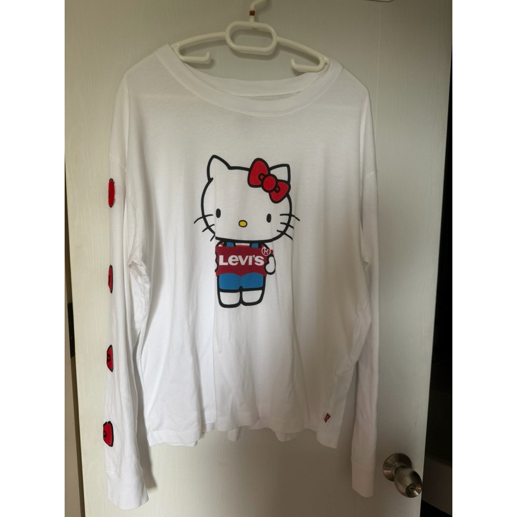 เสื้อแขนยาว levi’s kitty  มือสอง มีตำหนิ ขอคนรับได้ แท้💯