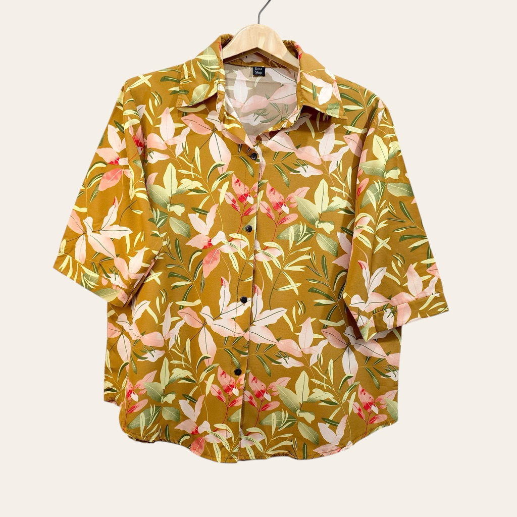 (อก 44”) (เหลือน้ำตาลเข้ม) เสื้อเชิ้ต เเขนสามส่วน ผ่าหน้า ลายใบ ผ้าไหมอิตาลี ไม่ต้องรีด