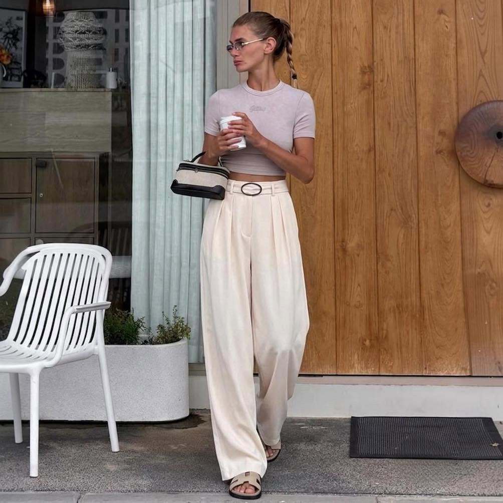 88 OUTLET กางเกงขายาวทรงกว้างดีเทลเข็มขัดผ้าและหัวเข็มขัดโลหะ PONTE PANTS สีครีม