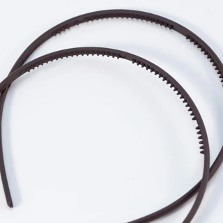 ที่คาดผมเนื้อด้าน หนา 6 mm วัสดุน้ำหนักเบา ยืดหยุ่นได้ดี ไม่บีบขมับ ยึดผมแน่น ไม่เจ็บหัว