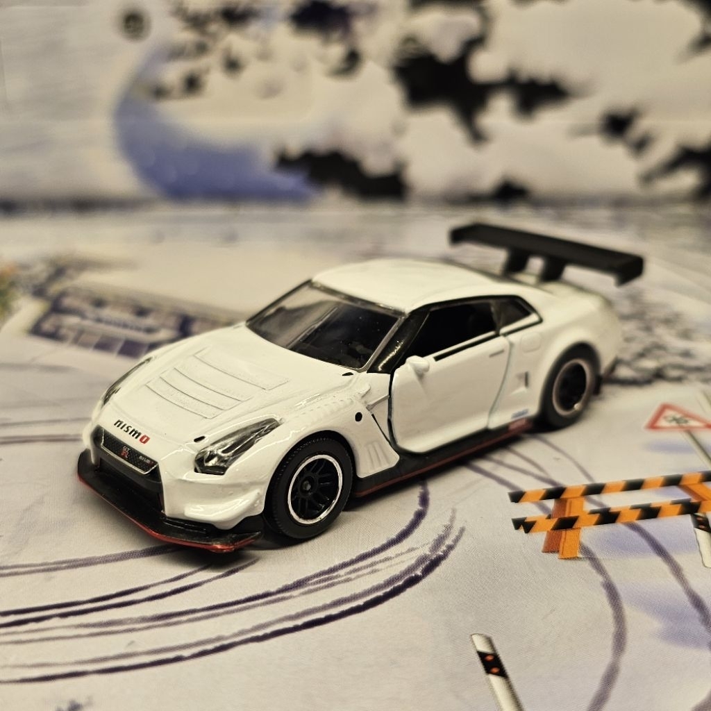 โมเดล รถของเล่น Majorette Nissan GTR R35 GT3 Nismo สีขาวล้วน นอกแพ็ค รถสวย