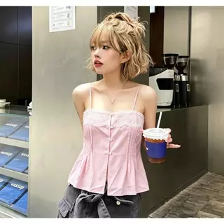YOYO พร้อมส่ง🌈เสื้อสายเดี่ยวตีเกร็ดหน้า🌈เย็บตีเกล็ดหน้า แต่งลูกไม้ซีทรู สายปรับได้ ดีเทลลูกไม้ตรงหน้าอกสวยมากๆ