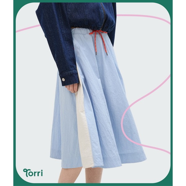 Torri Ruby Midi Skirt กระโปรง Midi สีฟ้าที่ให้ลุคเรียบง่าย