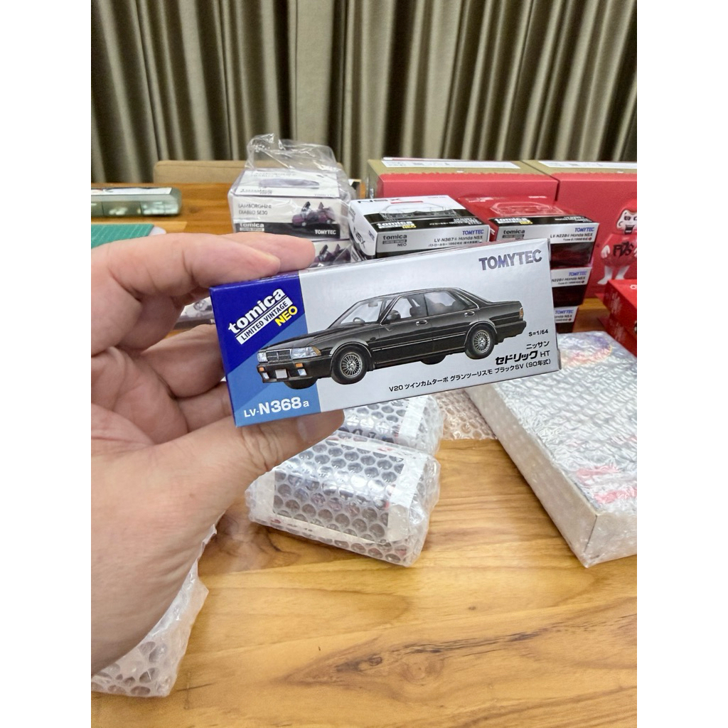 TomyTec LV-N368a Nissan Cedric