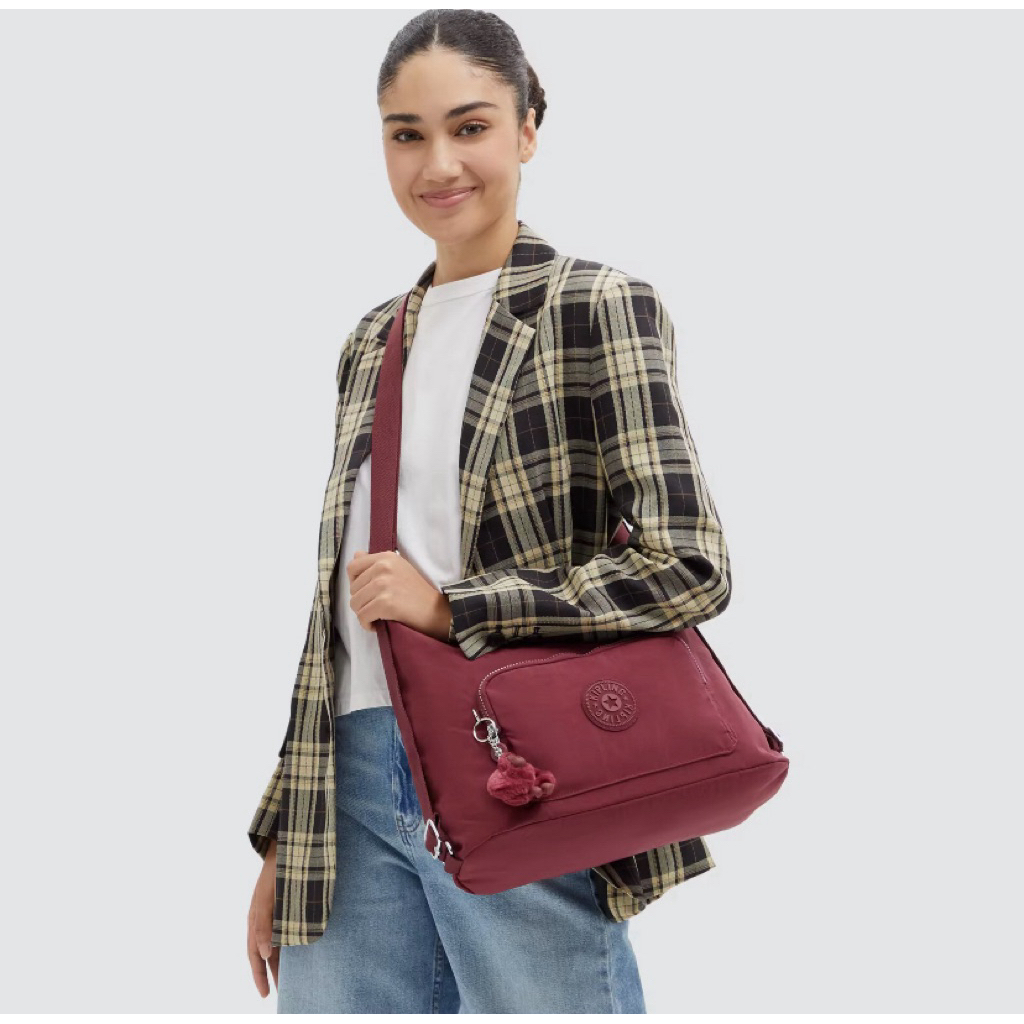 กระเป๋า Kipling Yenna สี Lounge Wine