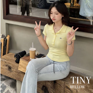 MIA TOP - เสื้อโปโล คอปกแขนสั้น ผ้าสลาฟพรีเมียม ผ้ายืดหยุ่นใส่สบาย ติดอะไหล่ป้ายเหล็กโลโก้ - ( มี-อา )