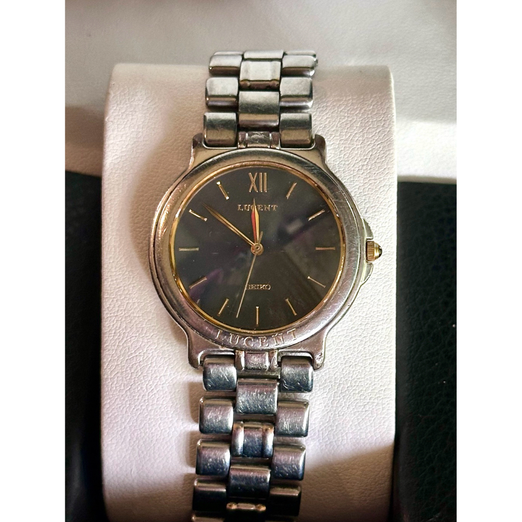 นาฬิกาวินเทจ Seiko Lucent หน้าปัดเทาดำประกายมุก ดีไซน์ทูโทนคลาสสิก ขอบสลักตัวอักษร ยุค 90s