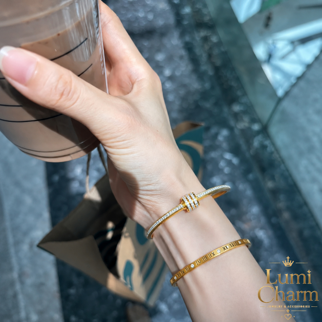 LC+สร้อยข้อมือผู้หญิง กำไลข้อมือสแตนเลสไทเทเนียม ประดับเพชร Zircon มินิมอล เรียบหรู กันน้ำ ไม่ลอก ไม่ดำ
