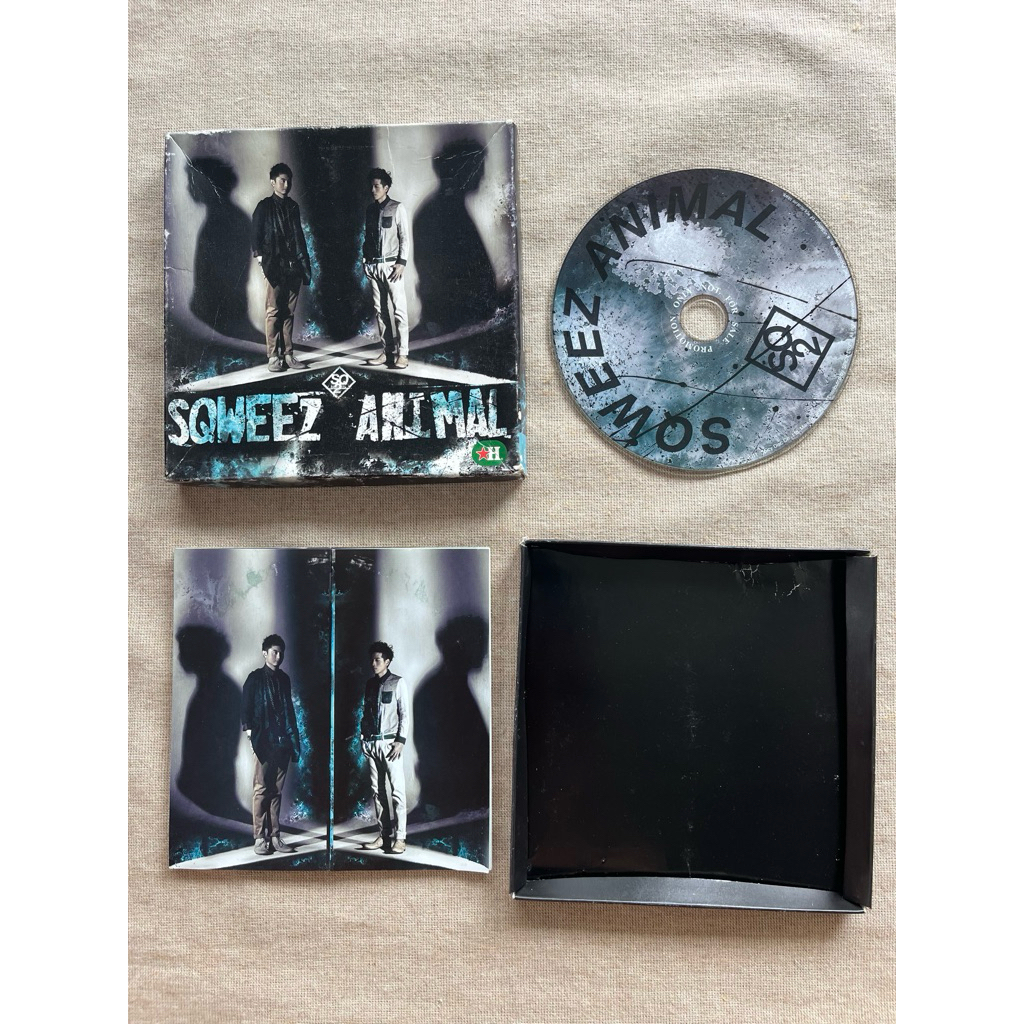 ซีดี เพลง cd audio แผ่นแท้  ออดิโอ สำหรับฟัง             หายาก สินค้าร่องรอยตามภาพอ่านปรกติ sqweez a