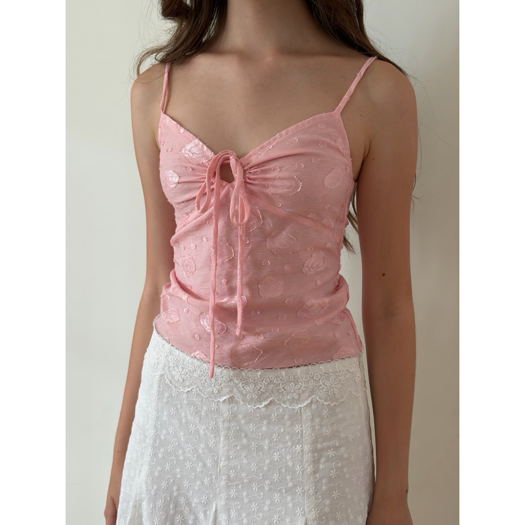 Benabaker Ella Rose Cami Top - เสื้อสายเดี่ยวลูกไม้และลายกุหลาบ