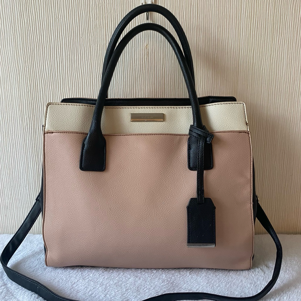 กระเป๋าถือ Nine West สีชมพู