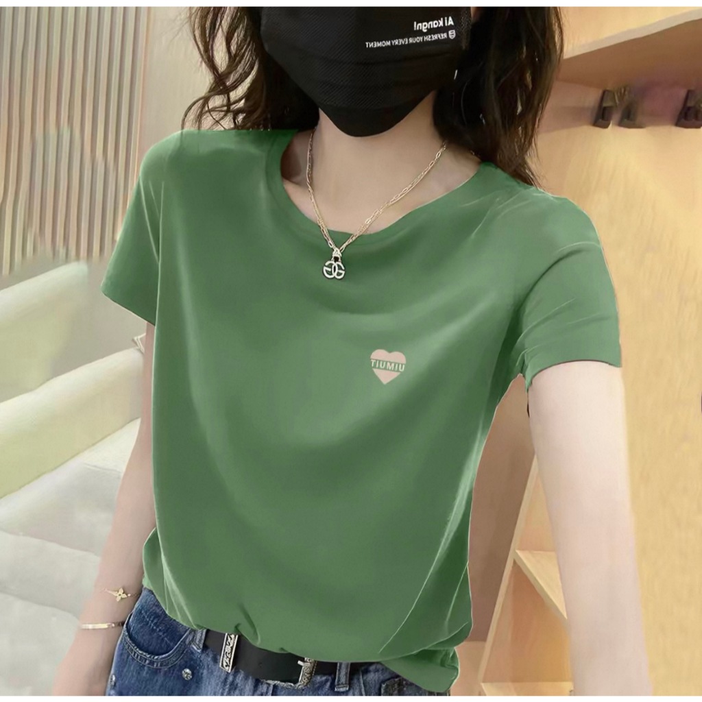 เสื้อยืดแขนสั้นสไตล์เกาหลีระดับไฮเอนด์สำหรับผู้หญิง ดีไซน์ใหม่รับซัมเมอร์ ลายหัวใจ ดูอ่อนเยาว์และทันสมัย ​​เหมาะสำหรับคุ