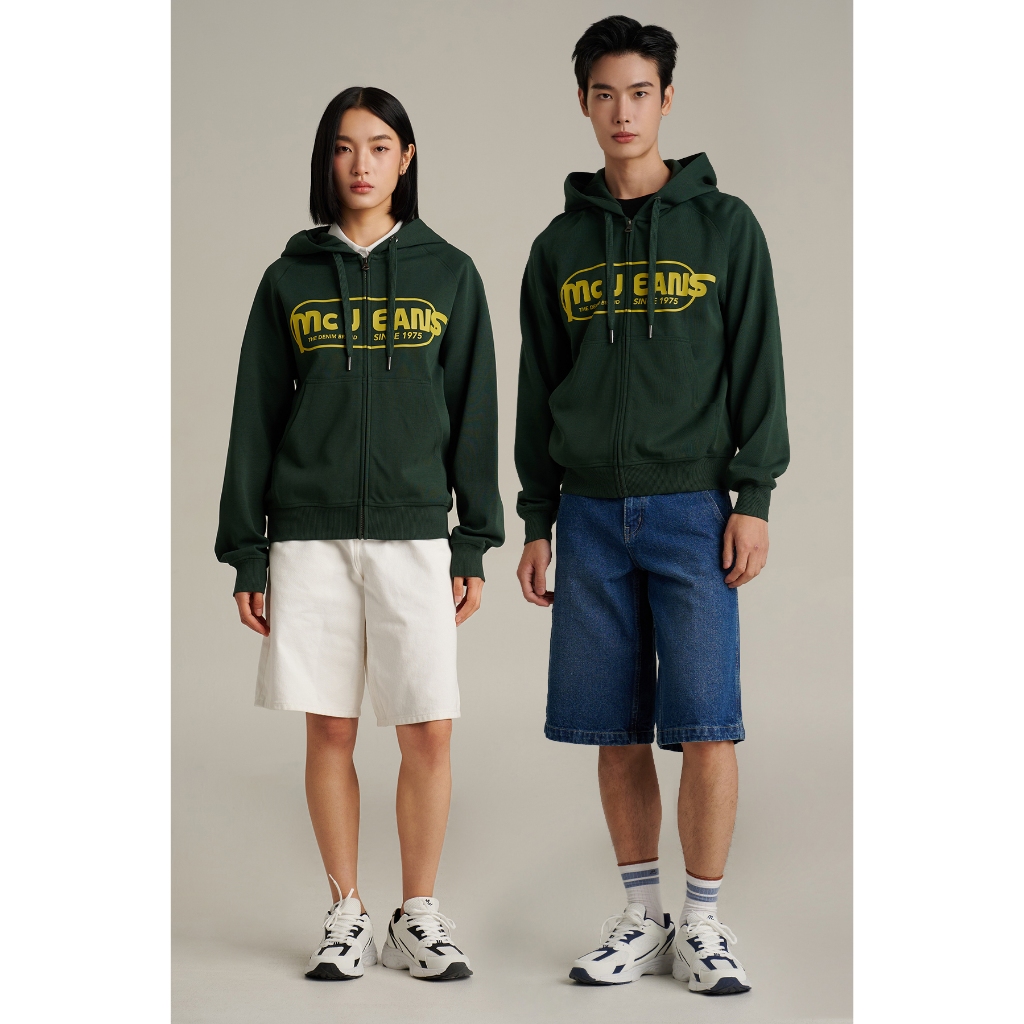 Mc JEANS (แม็คยีนส์) เสื้อกันหนาว Unisex เสื้อกันหนาวมีฮู้ด ทรงเรกูลาร์ Regular Fit Hoodies สีเขียว 