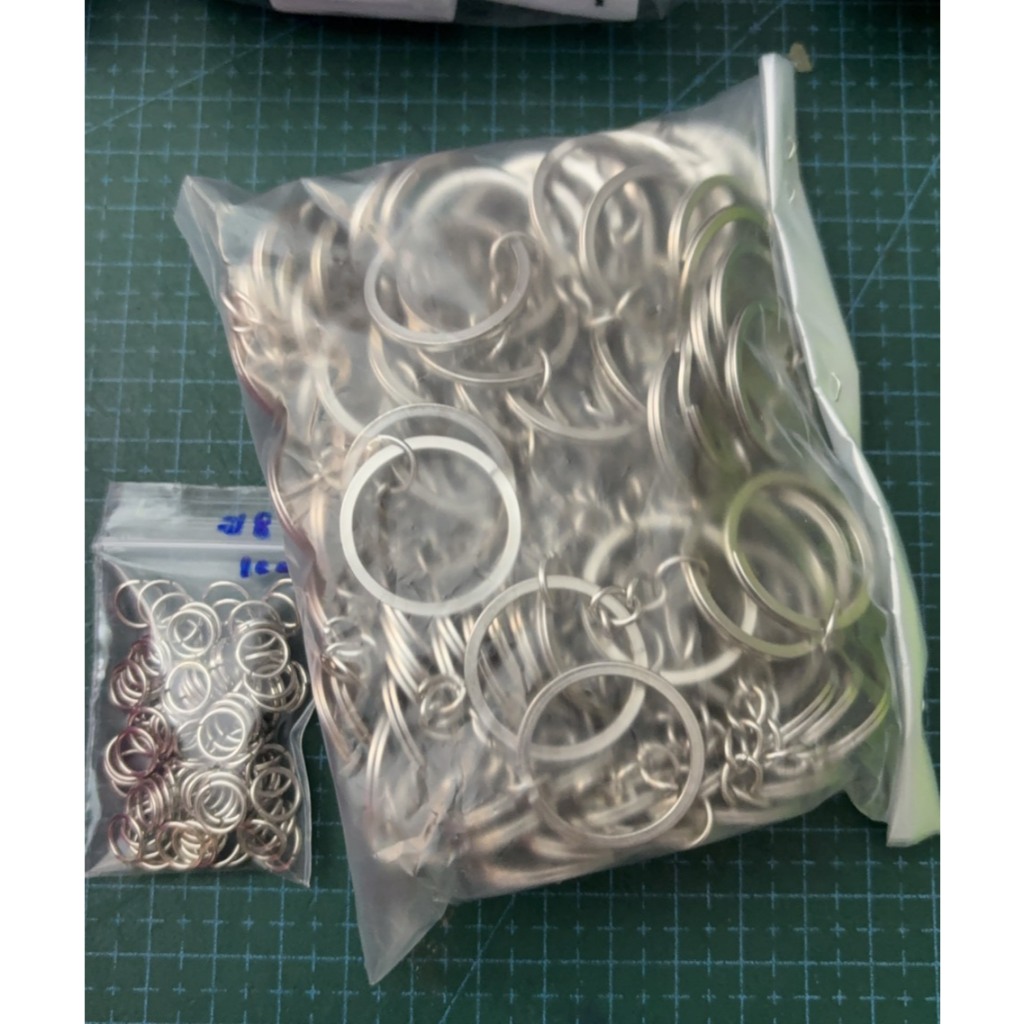 งานถูก พวงกุญแจ งานจีน บาง อะไหล่ แบบ แบน100 ชิ้น ต่อ 1 ห่อ ครบชุด รวมห่วงเล็กเบอร์ 8 แบบบาง