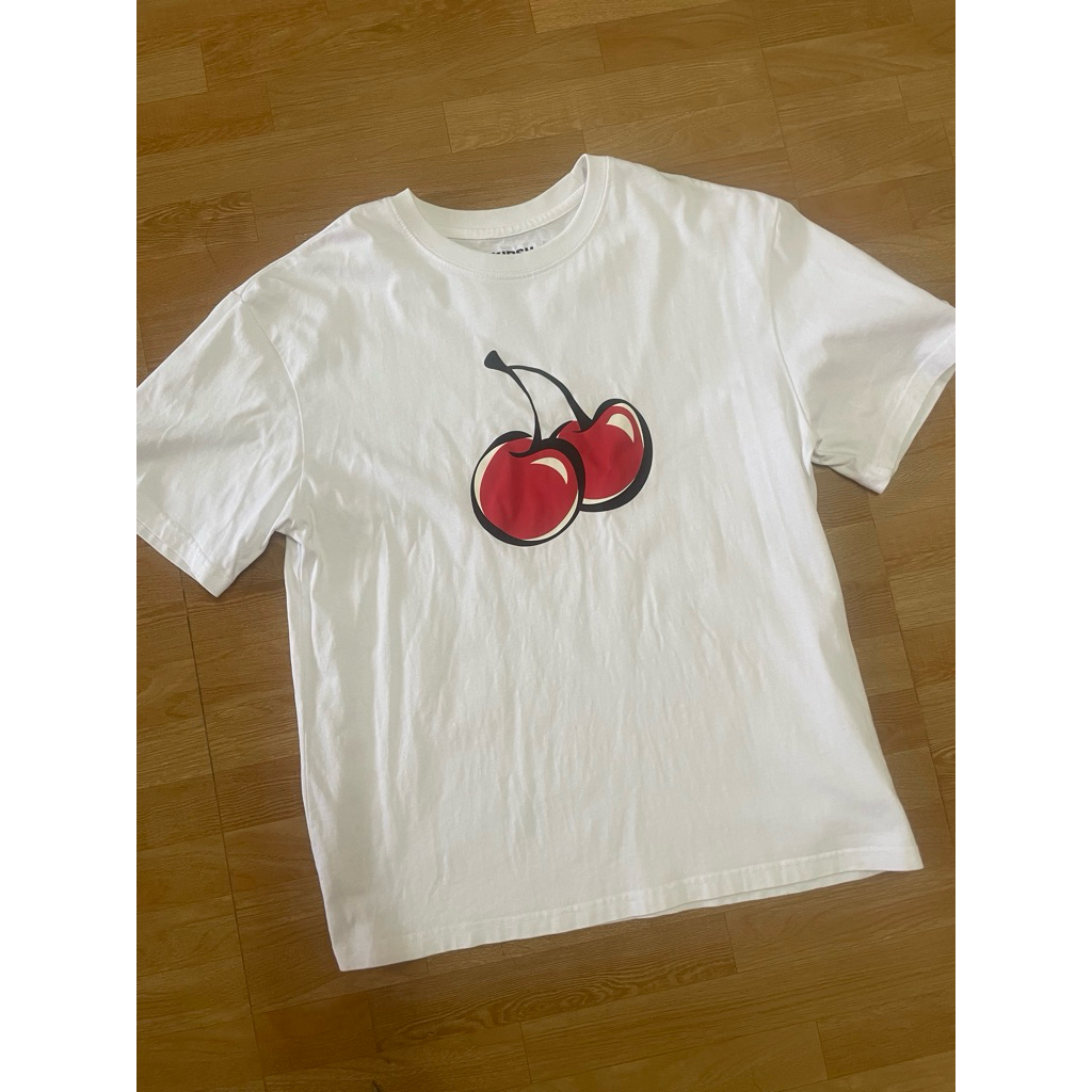 เสื้อยืด KIRSH Women's Big Cherry Graphic T-Shirt Standard