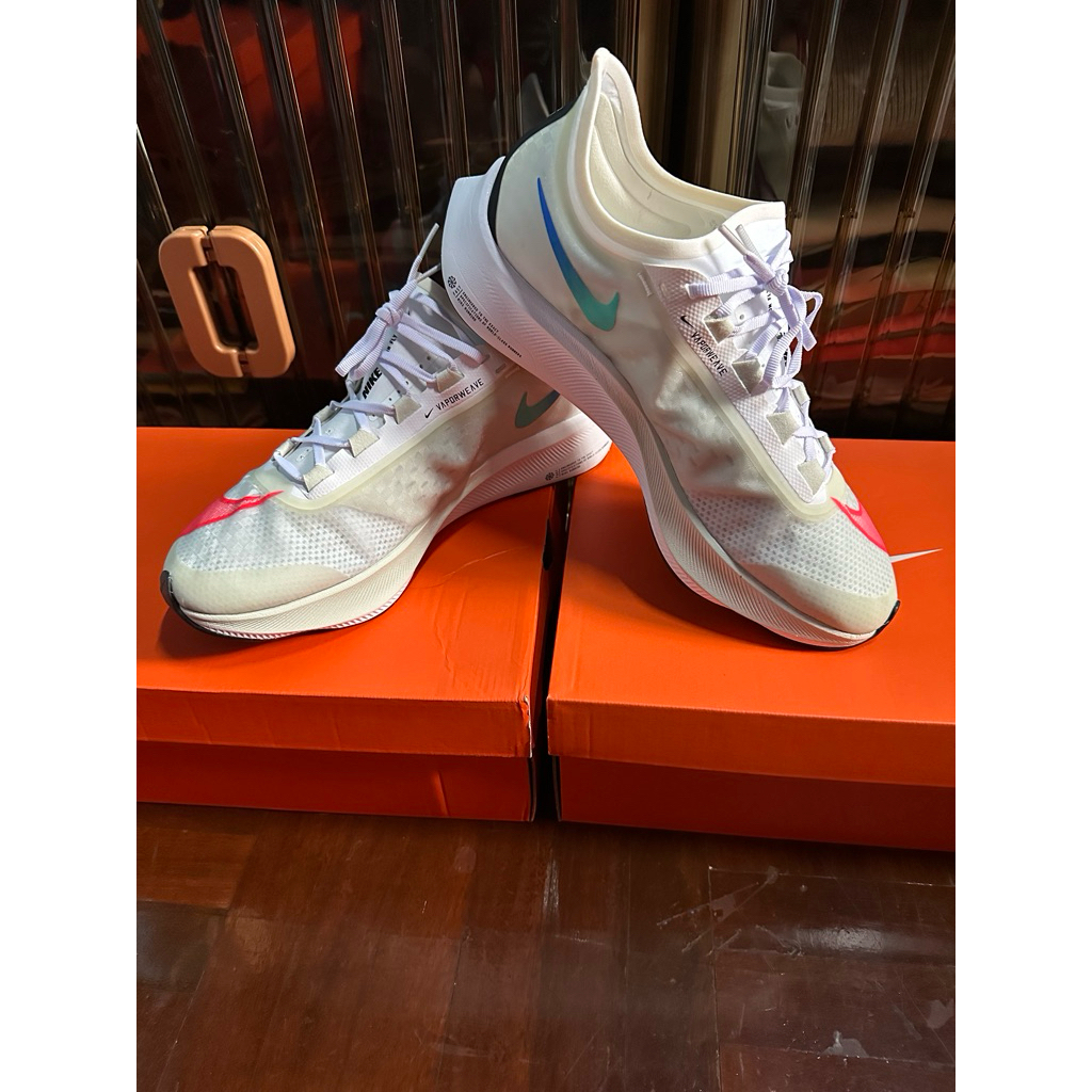 nike zoom fly3 11us size (only1)
