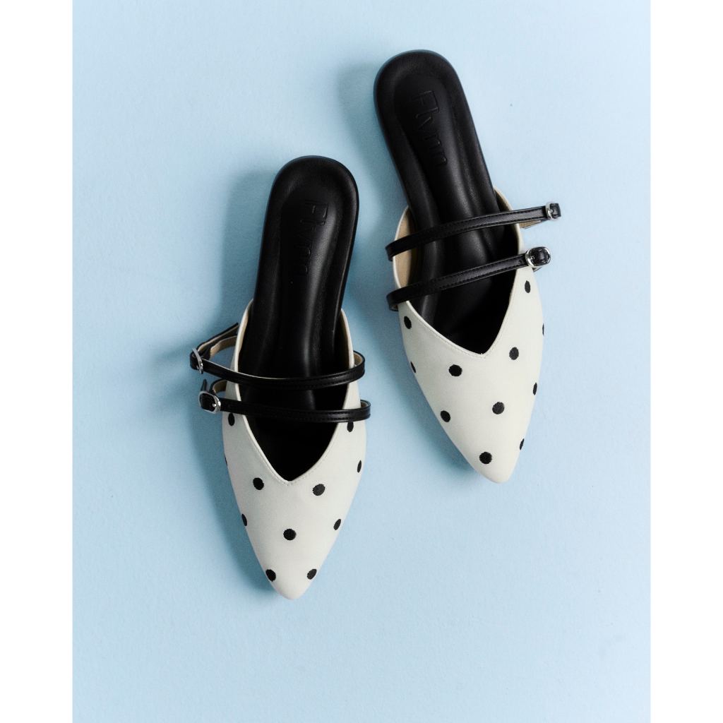 [แนะนำเผื่อ 1-2ไซส์] Flynn - Kitten heels รองเท้าหัวแหลม ลายจุด ส้น 1 นิ้ว ไม่บีบหน้าเท้า นุ่มสบาย (