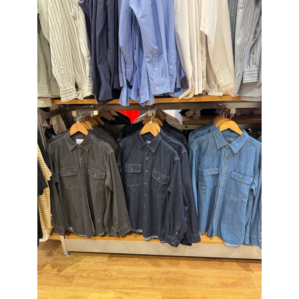 Uniqlo x JW เสื้อยีนส์ 🏕️ รับหิ้วสินค้าทุกวัน