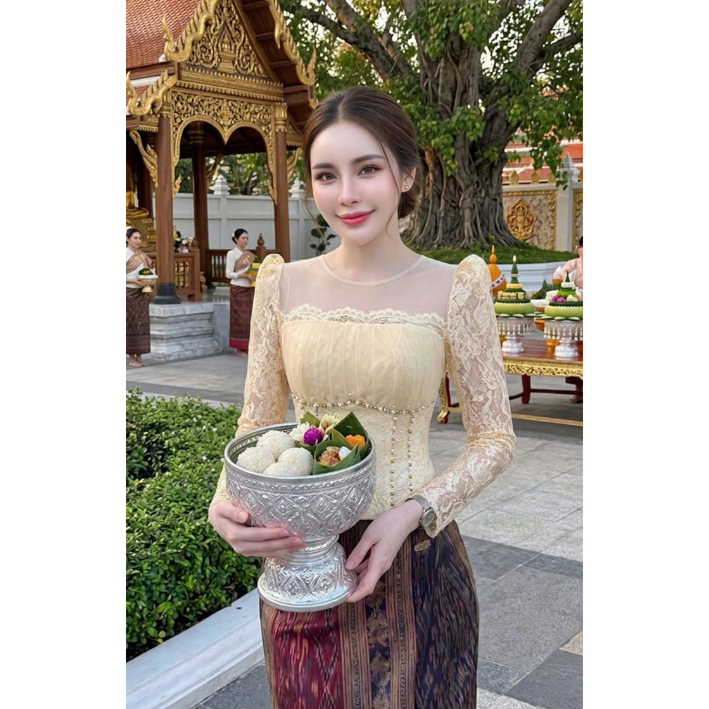 เสื้อผ้าลูกไม้มียกชงในตว เสื้อใส่ไปงานแต่งพร้อมจัดส่ง(ได้แต่เสื้อ)