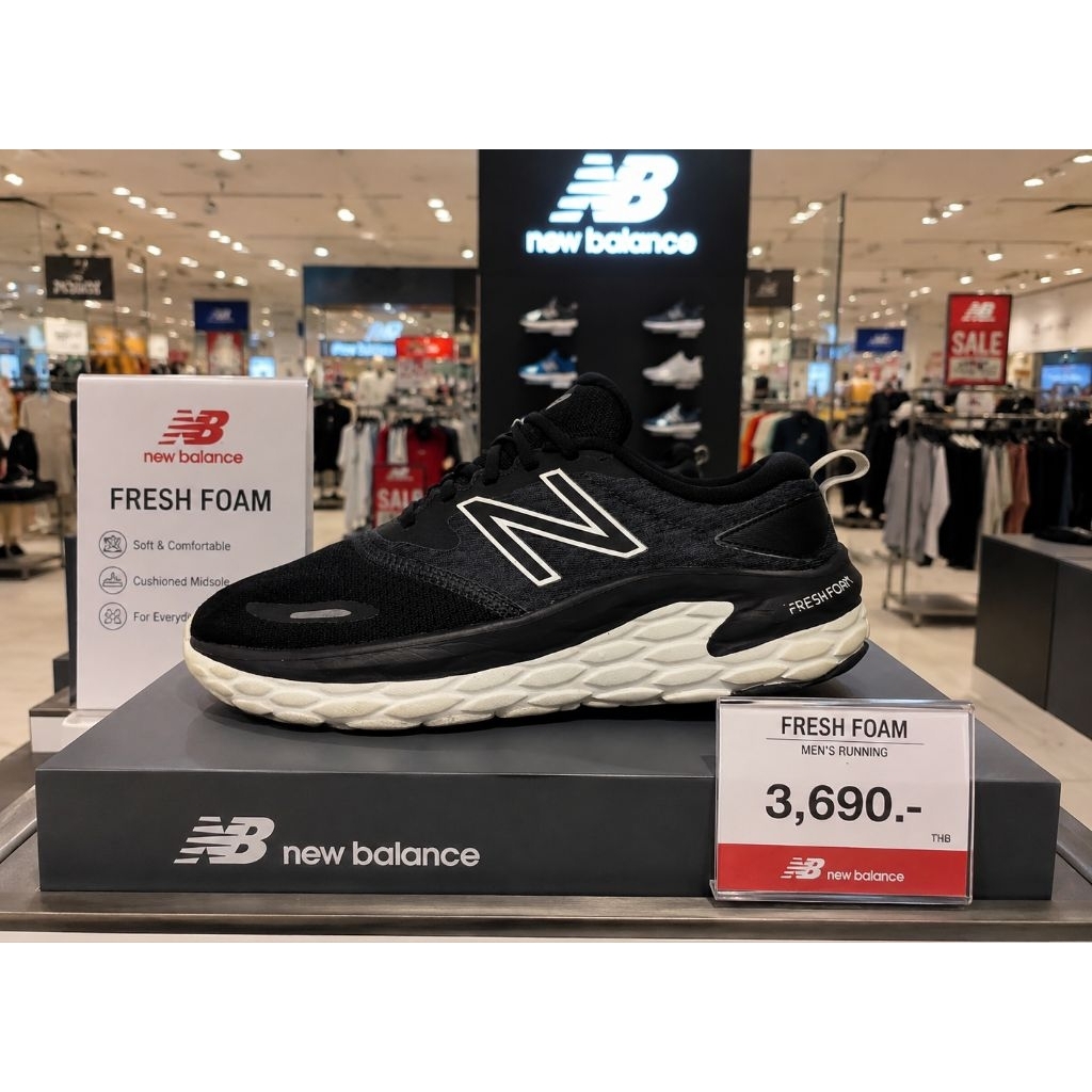 รองเท้า New Balance  size 41.5(2E)