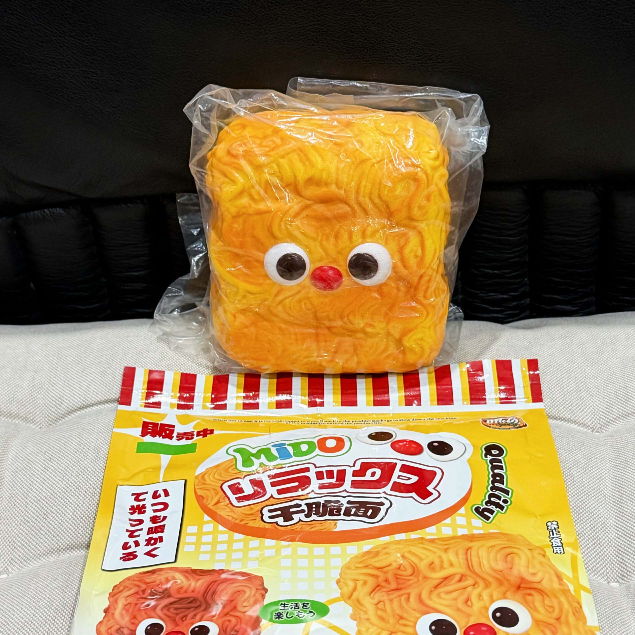 (ของแท้/มือ1) หายาก Mido Red Nose Instant Noodle Squishy สกุชชี่มิโดะ บะหมี่ก้อน มาม่าจมูกแดง จมด